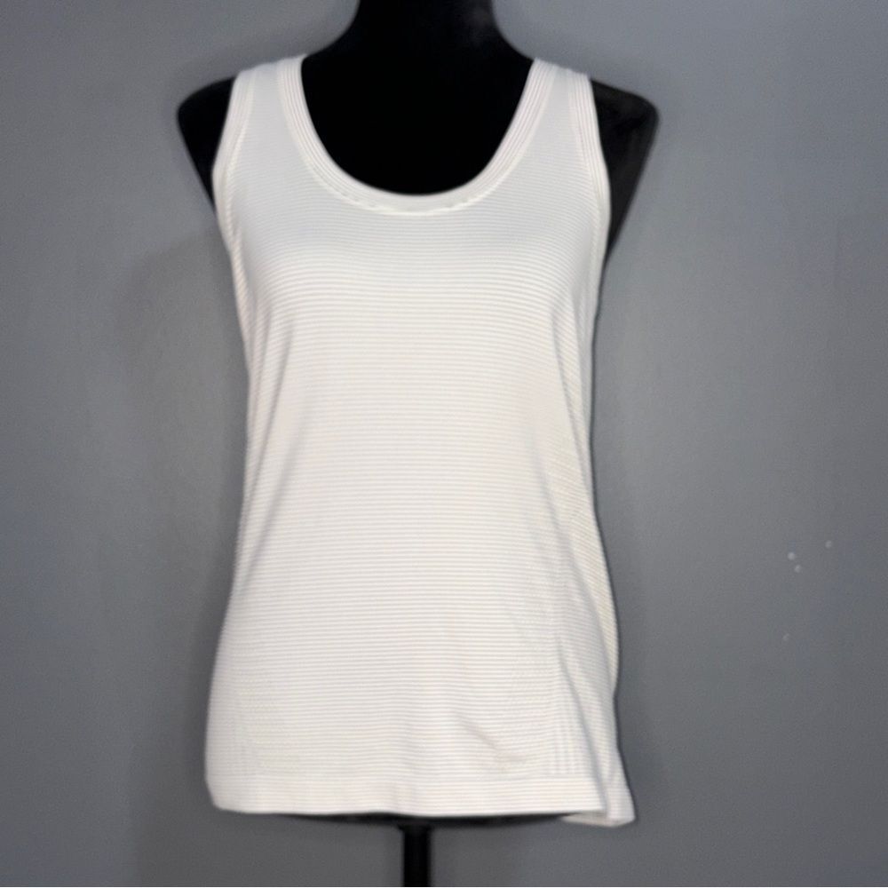 Athleta Momentum Sleeveless Tank Top White Gray Black Striped Womens Medium